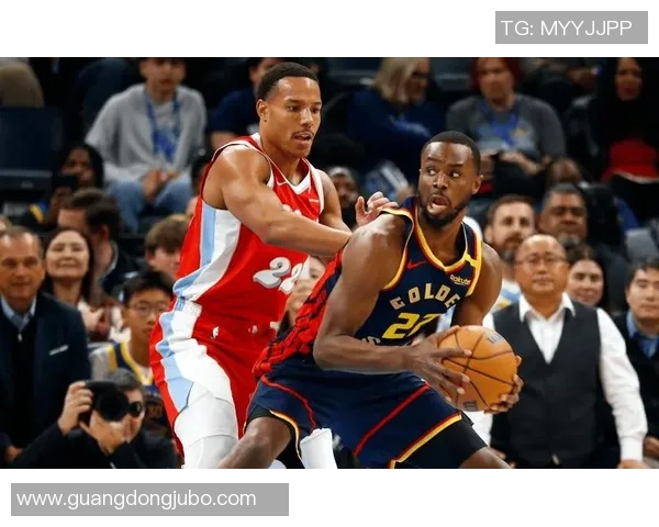 勇士与灰熊激战正酣精彩比赛直播全程回顾与分析 勇士与灰熊激战正酣精彩比赛直播全程回顾与分析