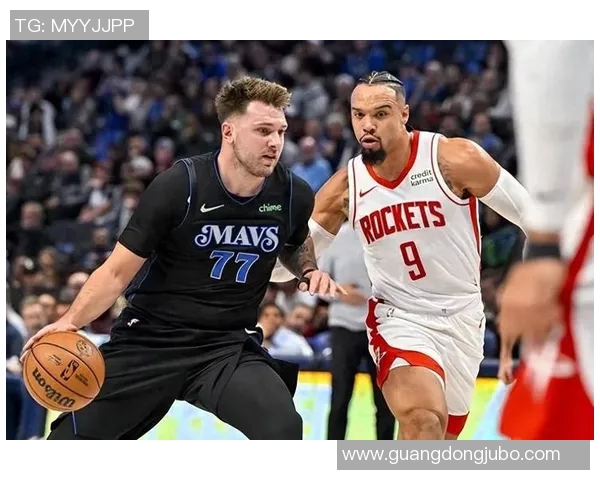 湖人火箭激战正酣精彩隔扣瞬间引爆全场球迷热情 湖人火箭激战正酣精彩隔扣瞬间引爆全场球迷热情