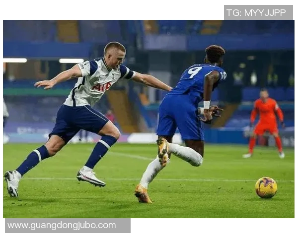 瓦杜兹与柏林赫塔激战正酣期待精彩对决与战术较量 瓦杜兹与柏林赫塔激战正酣期待精彩对决与战术较量