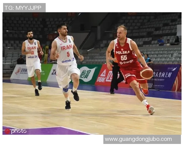 伊朗与委内瑞拉友谊赛精彩对决展现足球魅力与团队精神