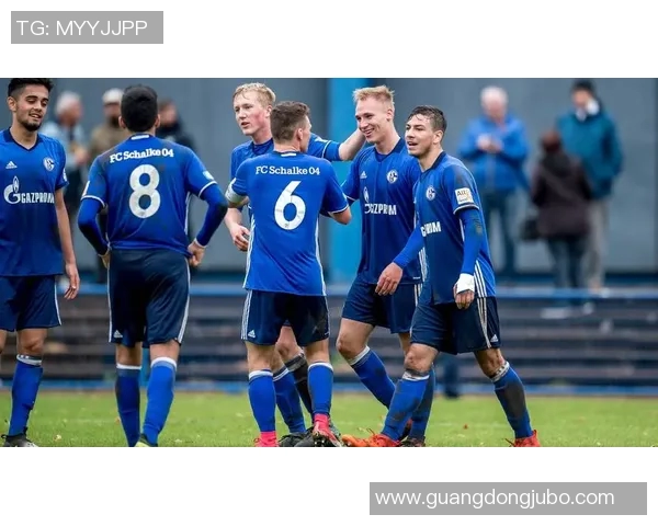 伯林赫塔与汉堡激战在即谁能在德乙赛场中笑到最后 伯林赫塔与汉堡激战在即谁能在德乙赛场中笑到最后