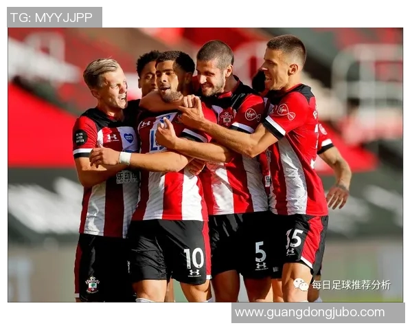 南安普顿主场迎战曼彻斯特球队争夺英超积分大战精彩回顾